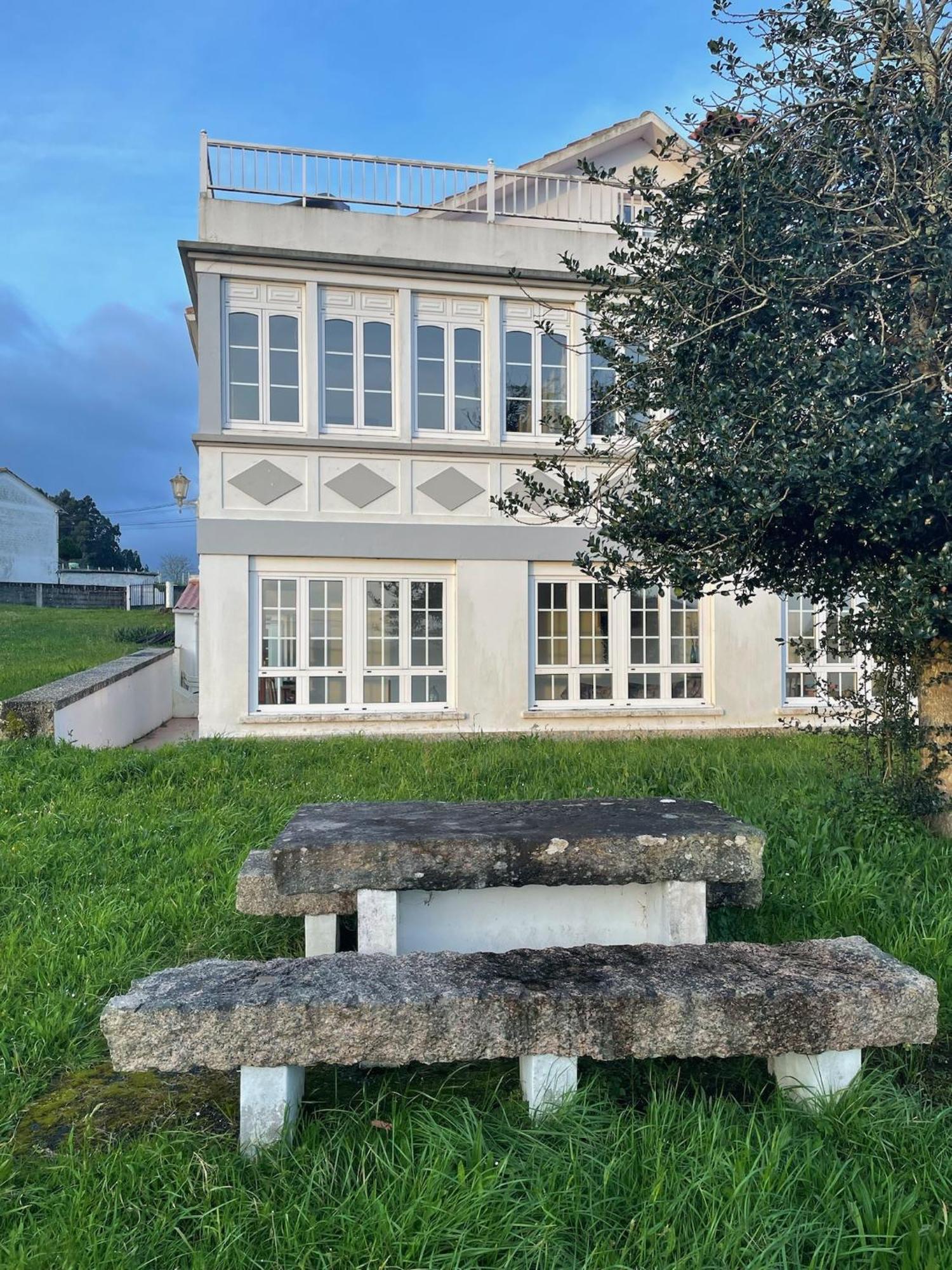 Beachfront Surf & Holiday House, Charming & Quiet Villarrube Exterior foto